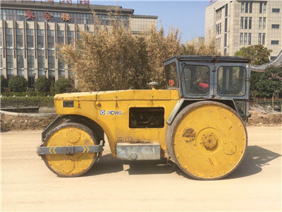 徐工XS222J振動壓路機(jī)